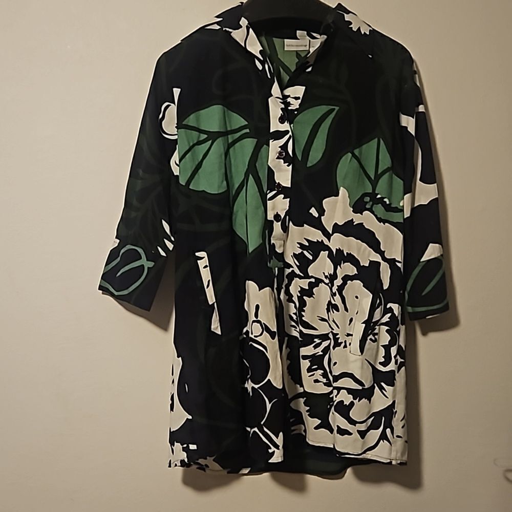Soft Surrounding  green day tunic top L